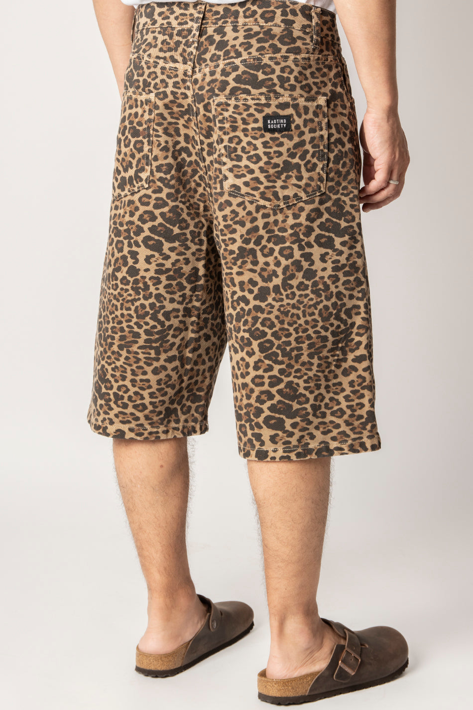 Losse Leopard Brown Short