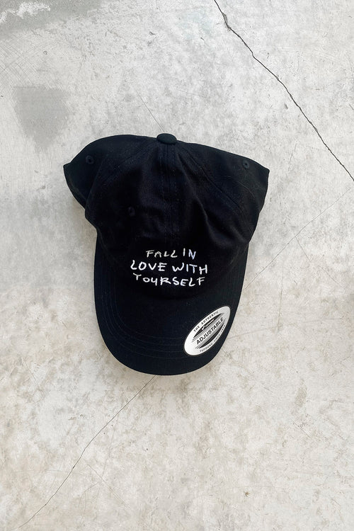 Casquette noire Urban Fall In Love